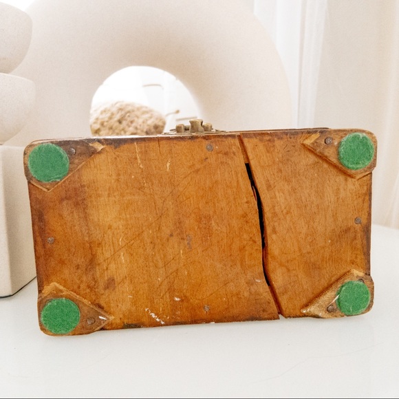 Vintage Ornate Prewar Jewelry Box Handcarved - Picture 4 of 4